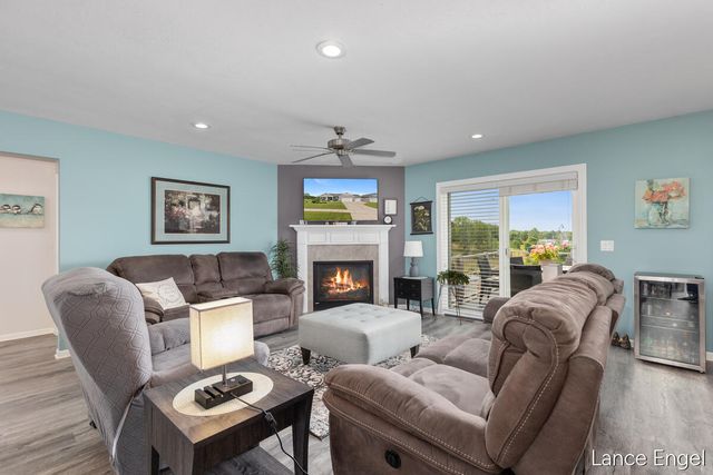 11797 Crystal Ridge Drive Ne, Algoma Twp, MI 49345