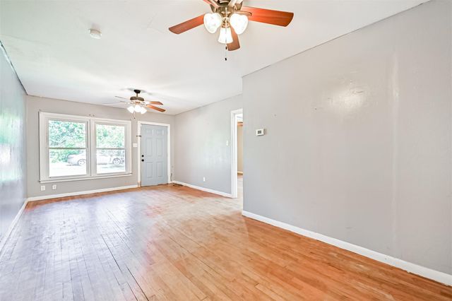 1007 Plum Street, La Marque, TX 77568