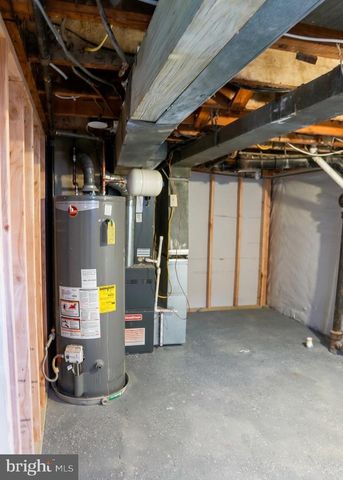 2005 GAYLORD DR, Suitland, MD 20746