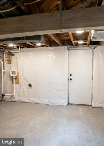 2005 GAYLORD DR, Suitland, MD 20746