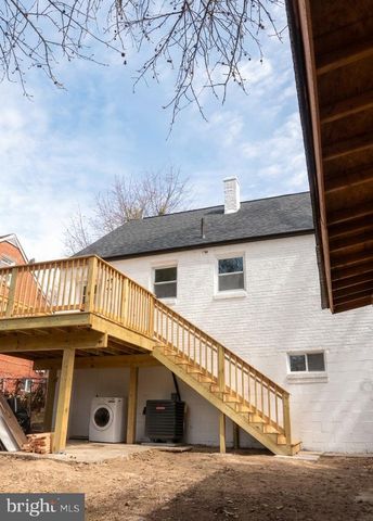 2005 GAYLORD DR, Suitland, MD 20746