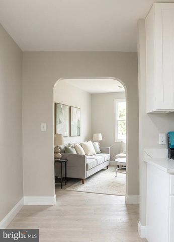 2005 GAYLORD DR, Suitland, MD 20746