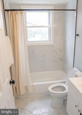 2005 GAYLORD DR, Suitland, MD 20746