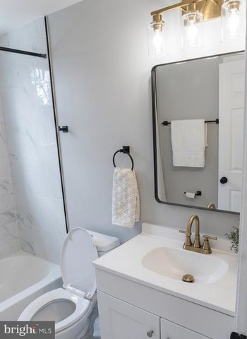 2005 GAYLORD DR, Suitland, MD 20746