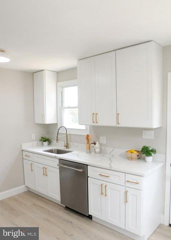 2005 GAYLORD DR, Suitland, MD 20746