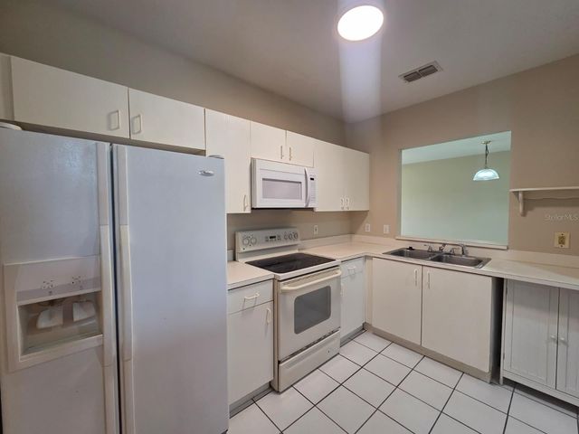489 LAS CORTES LANE 204, Orlando, FL 32824