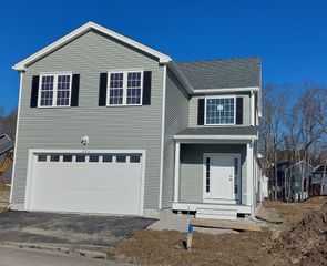23C Crownshield, Uxbridge, MA 01569