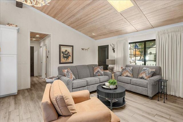 1053 Club View Drive, Big Bear, CA 92315