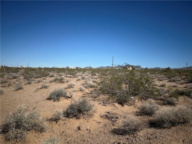 11465 W Rocking Horse Drive, White Hills, AZ 86445