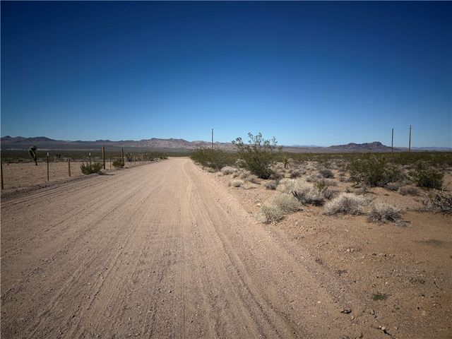 11465 W Rocking Horse Drive, White Hills, AZ 86445