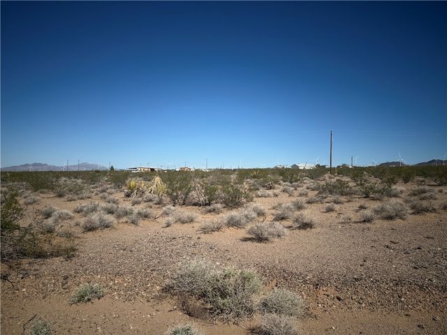 11465 W Rocking Horse Drive, White Hills, AZ 86445
