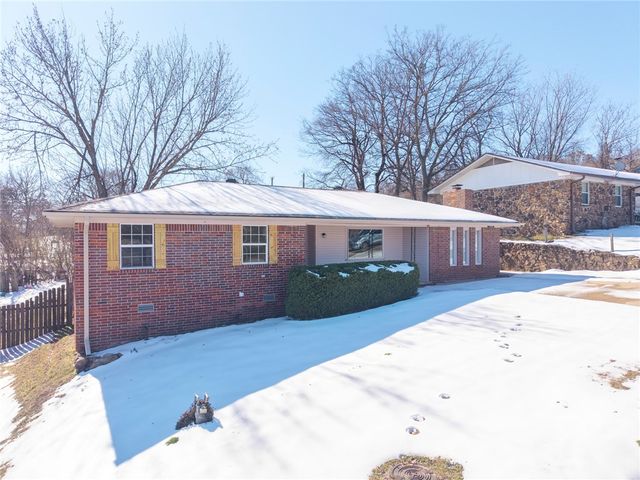 1804 Parkview Street, Van Buren, AR 72956