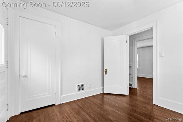 454 W Saratoga Street, Ferndale, MI 48220