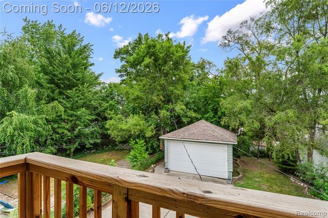 454 W Saratoga Street, Ferndale, MI 48220