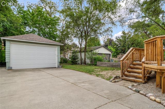 454 W Saratoga Street, Ferndale, MI 48220