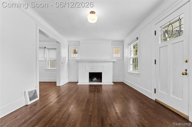 454 W Saratoga Street, Ferndale, MI 48220