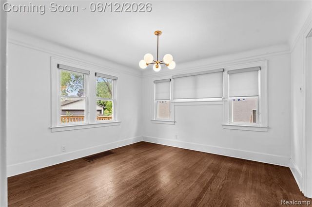 454 W Saratoga Street, Ferndale, MI 48220