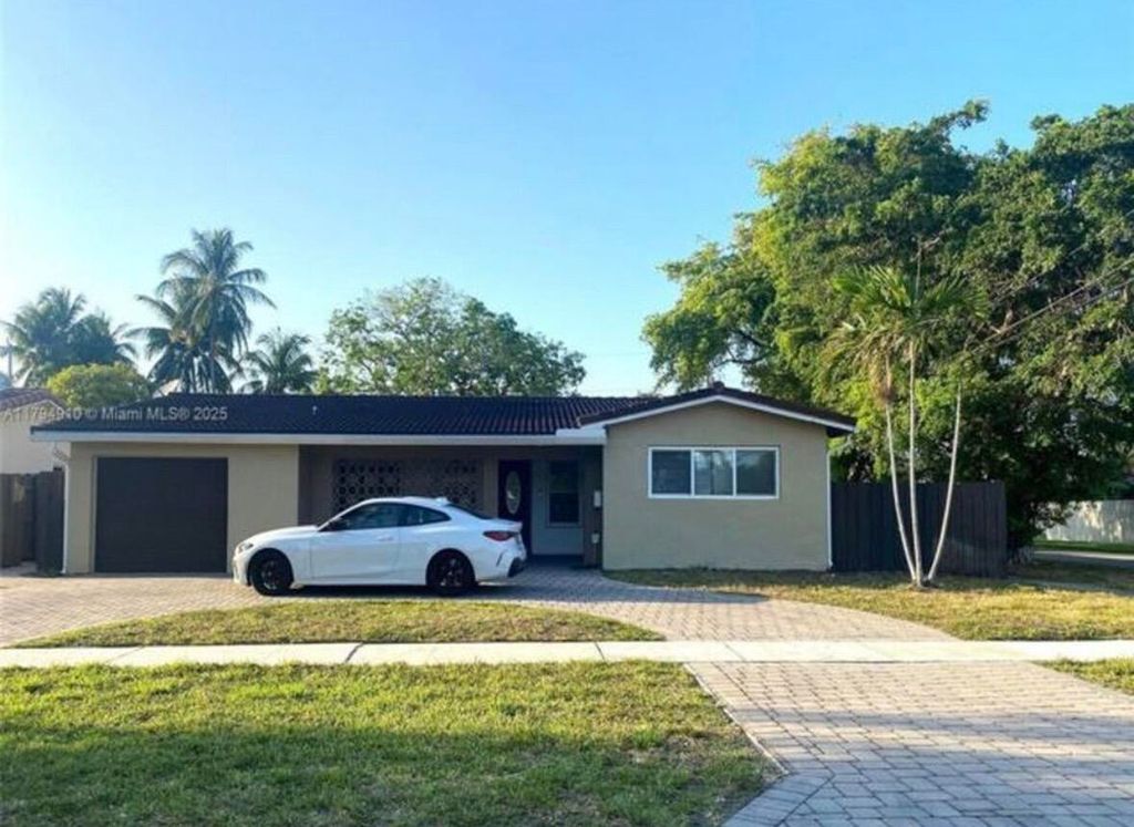 4401 Madison Street, Hollywood, FL 33021