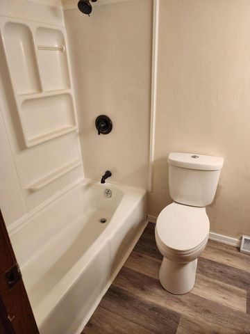 511 ROLAND ST, Jefferson City, MO 65101