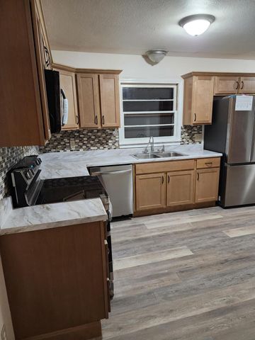 511 ROLAND ST, Jefferson City, MO 65101