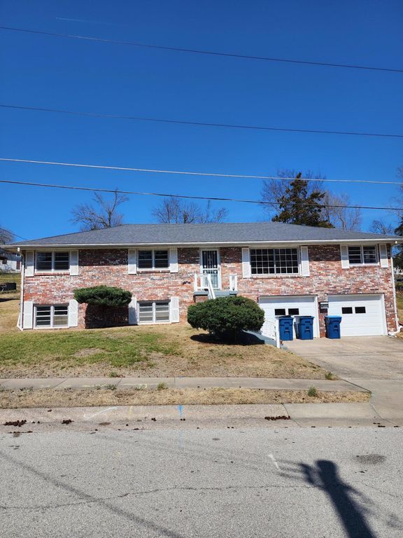 511 ROLAND ST, Jefferson City, MO 65101