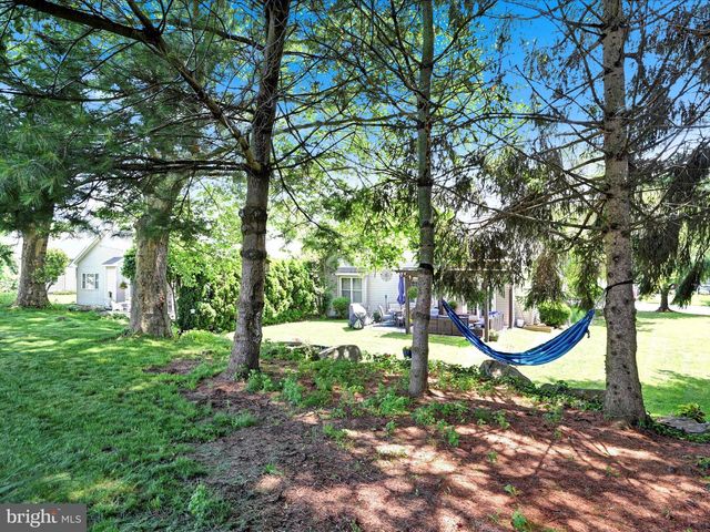 622 PONDSIDE LN, Lebanon, PA 17042