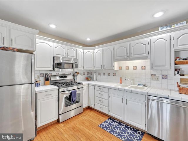 622 PONDSIDE LN, Lebanon, PA 17042