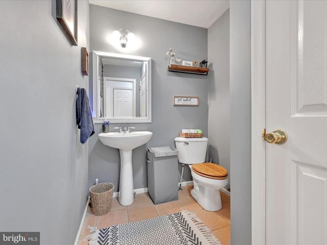 622 PONDSIDE LN, Lebanon, PA 17042