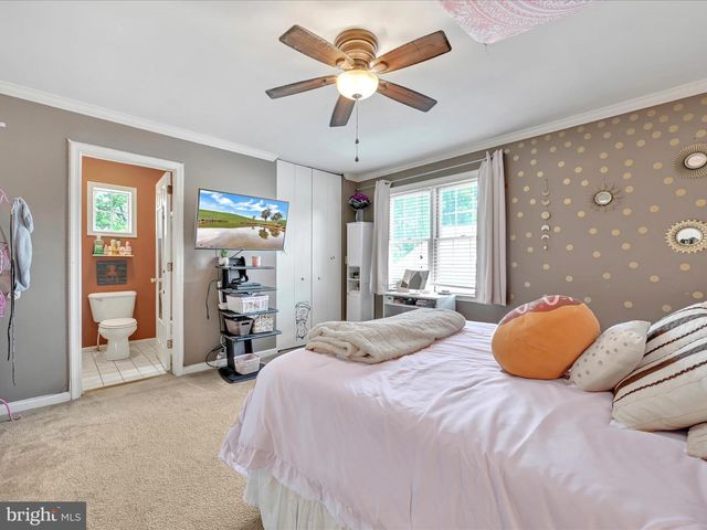 622 PONDSIDE LN, Lebanon, PA 17042
