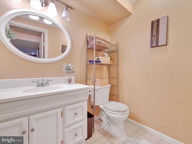 622 PONDSIDE LN, Lebanon, PA 17042