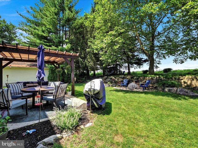 622 PONDSIDE LN, Lebanon, PA 17042