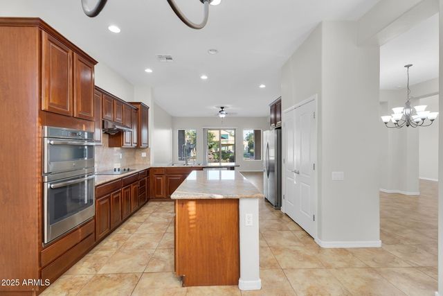 637 E INDIAN WELLS Place, Chandler, AZ 85249