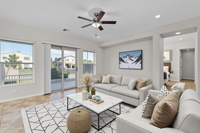 637 E INDIAN WELLS Place, Chandler, AZ 85249