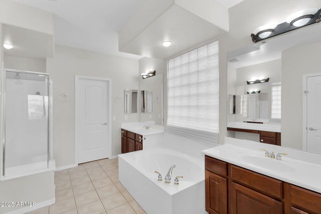 637 E INDIAN WELLS Place, Chandler, AZ 85249