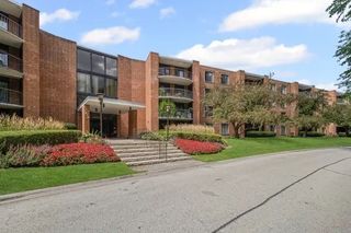 1615 E Central Road 111B, Arlington Heights, IL 60005