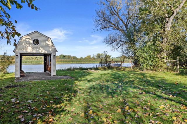 8012 Fox River ROAD, Waterford, WI 53185