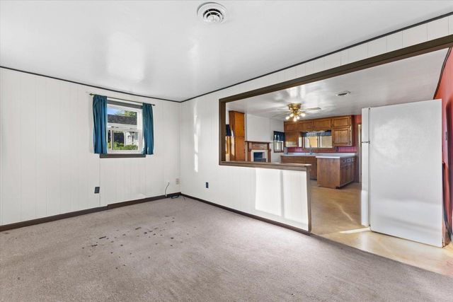 8012 Fox River ROAD, Waterford, WI 53185