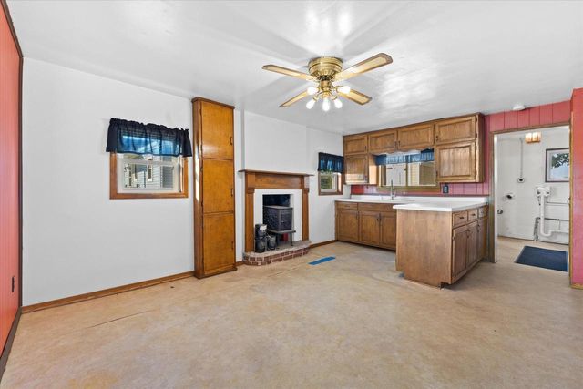8012 Fox River ROAD, Waterford, WI 53185