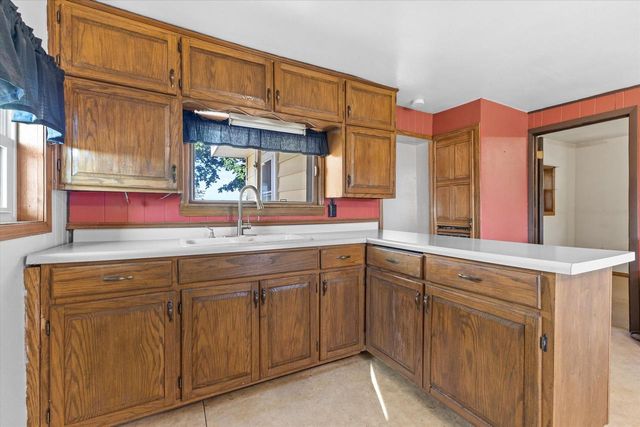 8012 Fox River ROAD, Waterford, WI 53185