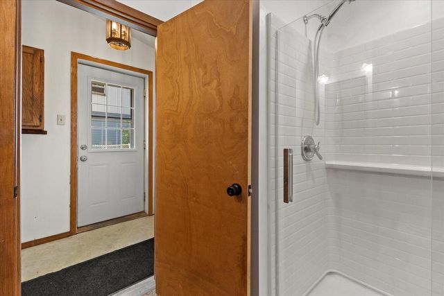8012 Fox River ROAD, Waterford, WI 53185