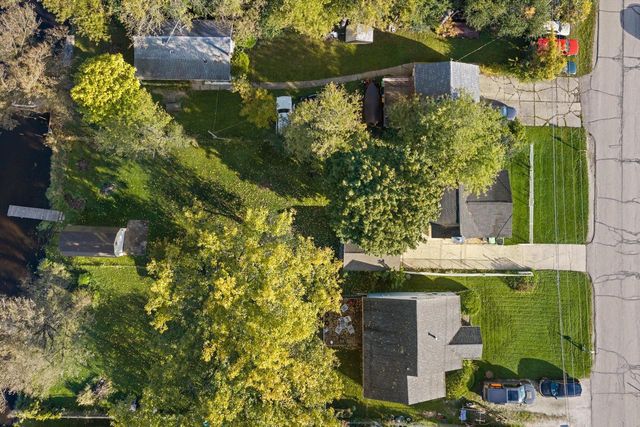 8012 Fox River ROAD, Waterford, WI 53185