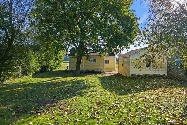 8012 Fox River ROAD, Waterford, WI 53185