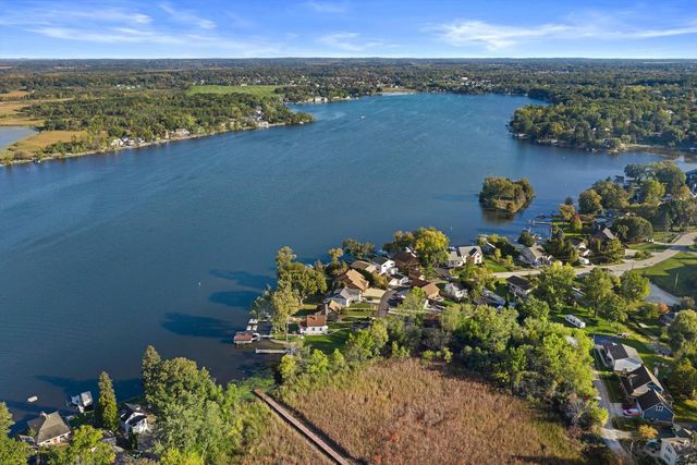 8012 Fox River ROAD, Waterford, WI 53185