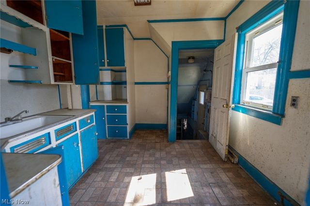 318 11th Street, Elyria, OH 44035