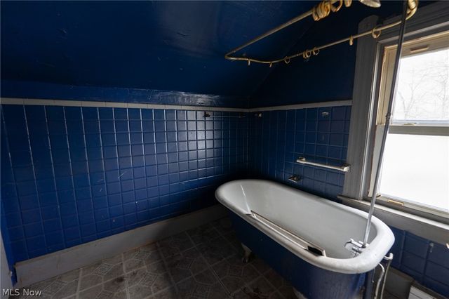 318 11th Street, Elyria, OH 44035