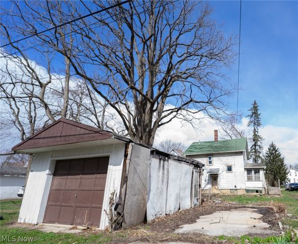 318 11th Street, Elyria, OH 44035