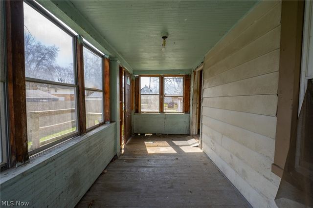 318 11th Street, Elyria, OH 44035