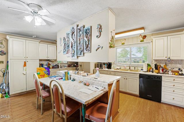 1411 Seabrook School Road, Fayetteville, NC 28312