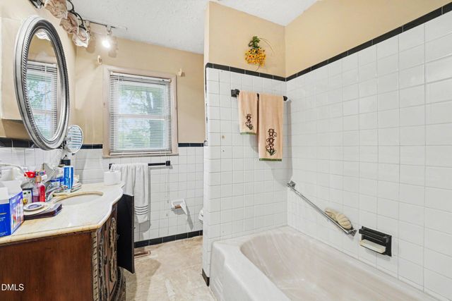 1411 Seabrook School Road, Fayetteville, NC 28312