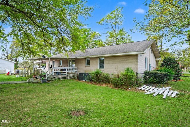 1411 Seabrook School Road, Fayetteville, NC 28312